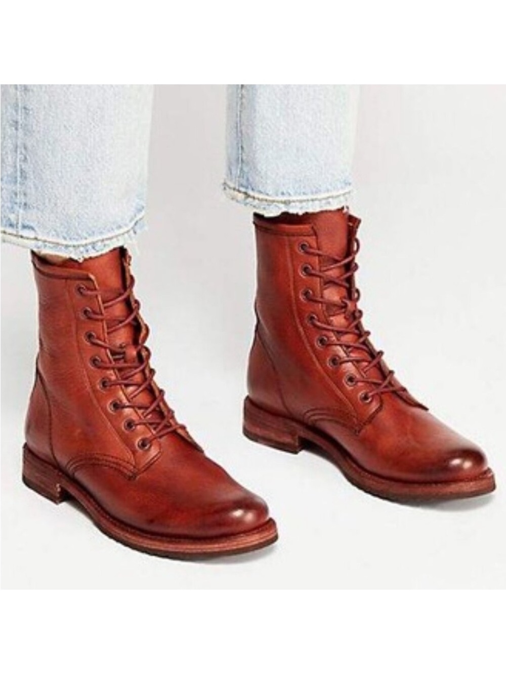 Woman’s FRYE VERONICA Combat Boots in Caramel ~ size 8.5